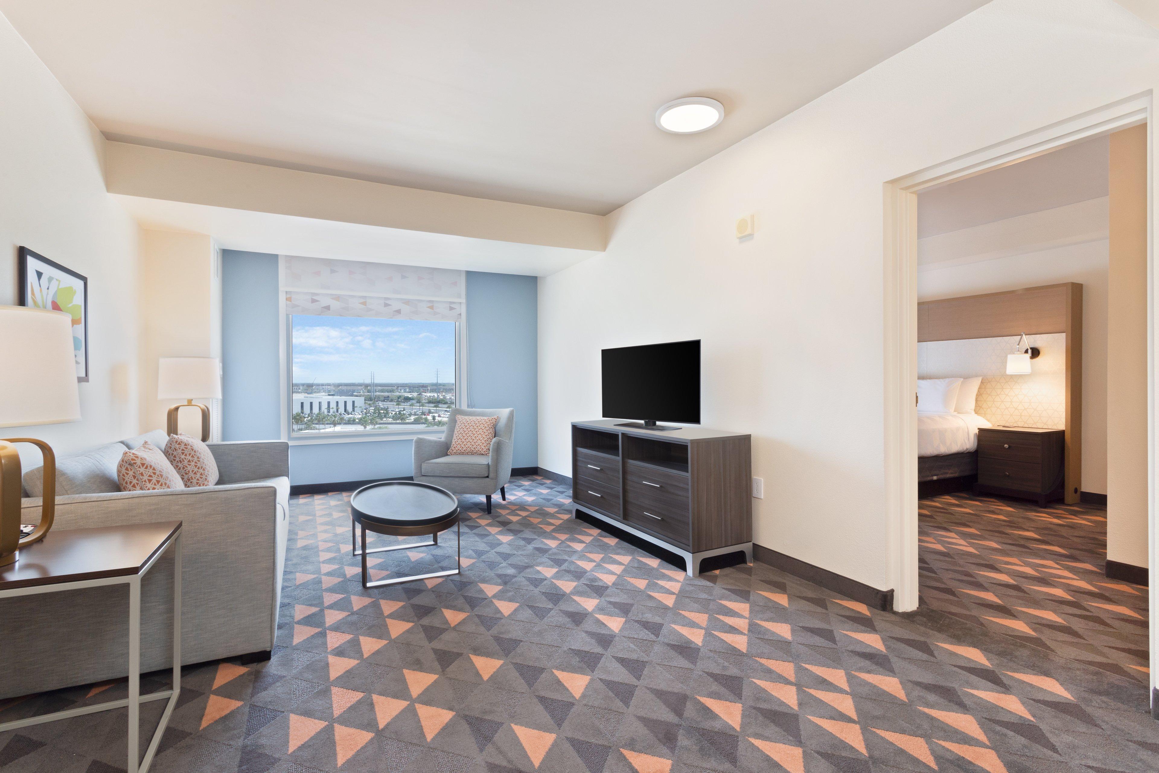 Holiday Inn & Suites Across From Universal Orlando By Ihg Exterior photo