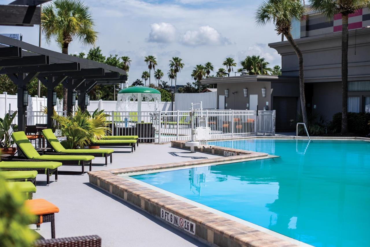 Holiday Inn & Suites Across From Universal Orlando By Ihg Exterior photo