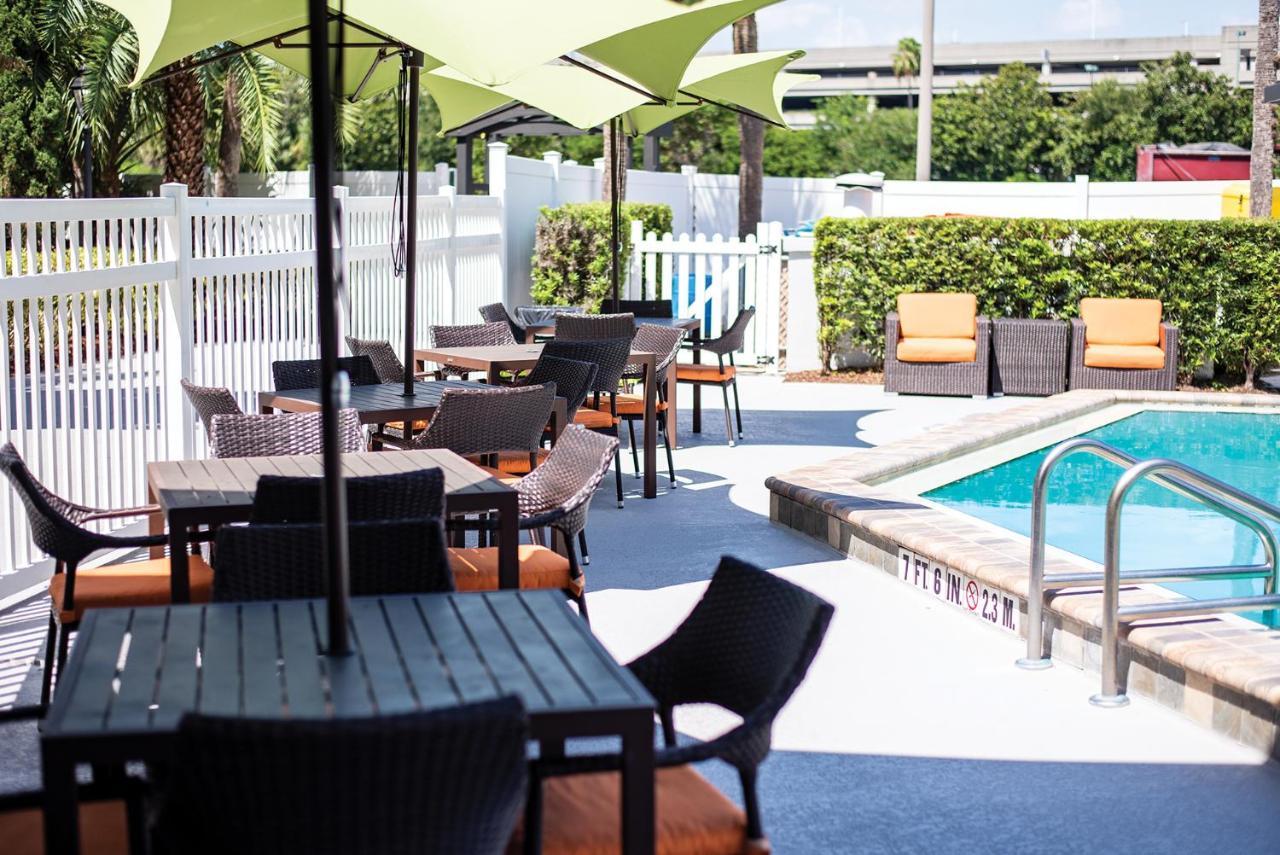Holiday Inn & Suites Across From Universal Orlando By Ihg Exterior photo