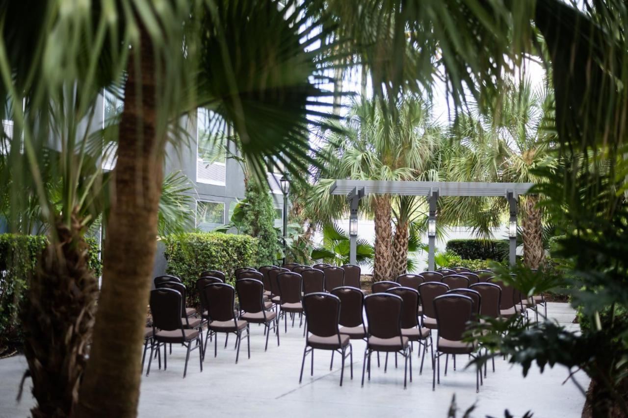 Holiday Inn & Suites Across From Universal Orlando By Ihg Exterior photo