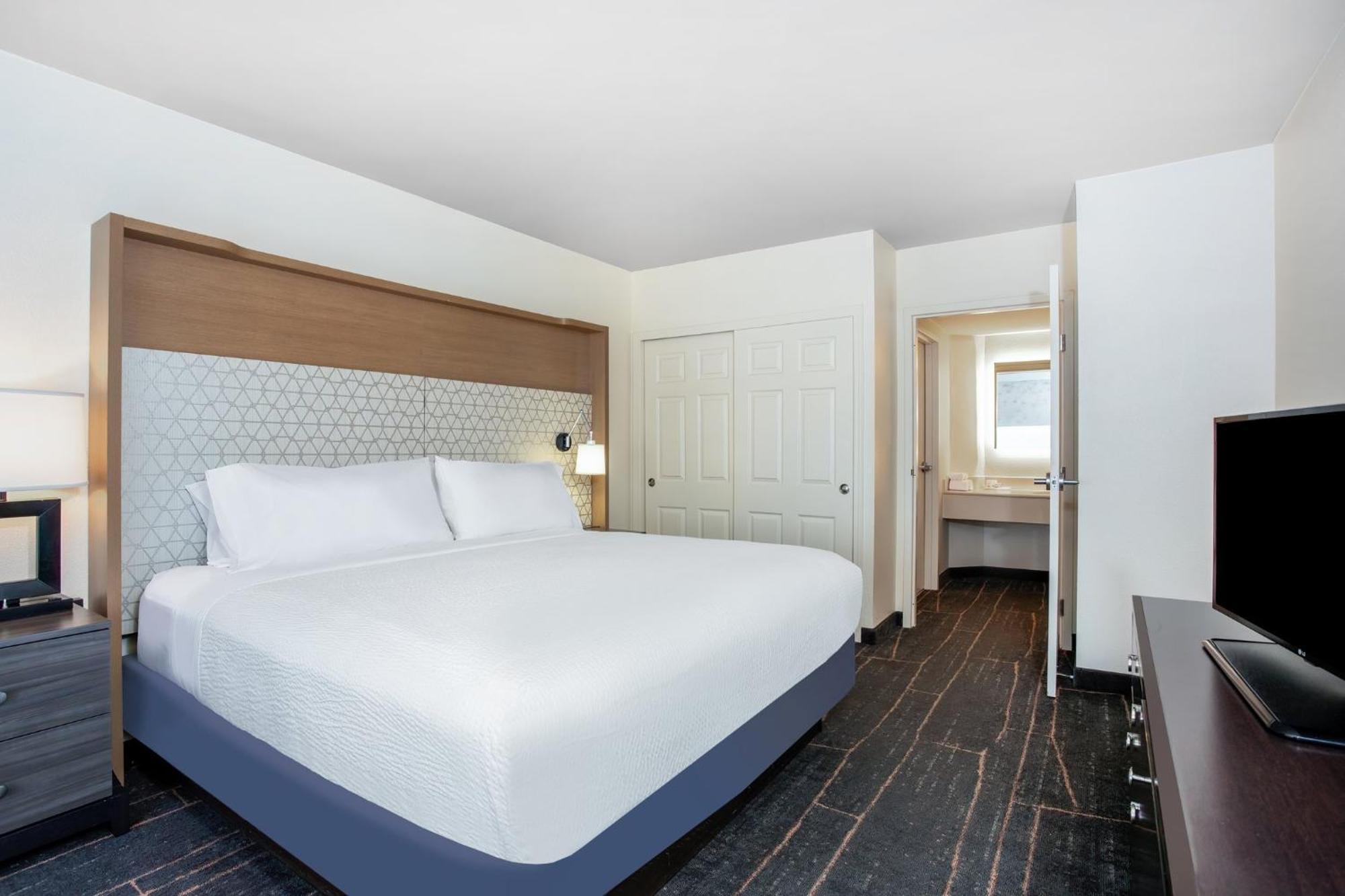 Holiday Inn & Suites Across From Universal Orlando By Ihg Exterior photo